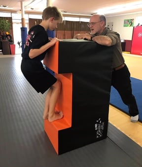 kid on orange